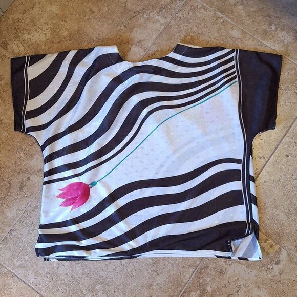 Shirt Black & White Silky Cute - Picture 5 of 8